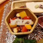 銀座 しのはら - （黄瀬戸の六角形の器）飛騨牛のタルタルステーキ