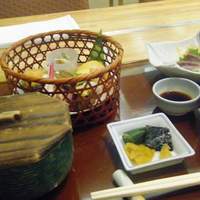 日本料理 瀬戸内 - ランチタイムの「花籠御膳(?)」