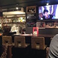 大井町銭場精肉店 - バーカウンターもある店内