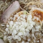 白河手打中華 賀乃屋 - 刻み玉ねぎで味変