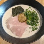 龍道 - 濃厚魚介豚骨