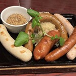 ビヤレストラン ライオン 銀座七丁目店 - ソーセージ5種類盛り合わせ