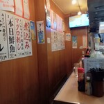 晩杯屋 - 内観　カウンター左