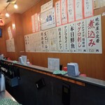 晩杯屋 - 内観　カウンター右