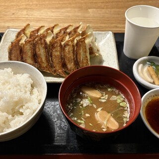 ぎょうざ処 亮昌_1