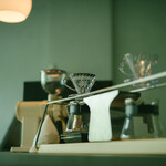 우즈라 커피 - ハンドドリップで抽出します