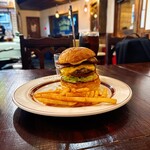 オールドニューダイナー - 【ベーコンチーズバーガー】(¥2000)、【コーラ】(¥480)