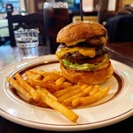 オールドニューダイナー - 【ベーコンチーズバーガー】(¥2000)、【コーラ】(¥480)