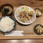おばんとモツ いこら - 