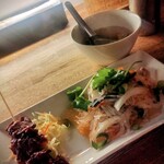 タイ料理 スワンナプームタイ 大阪 - SPECIAL lunchのセット　春雨サラダと本日の一品とスープ