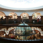 マゼランズ - 上階はマゼランズ・ラウンジになってます。