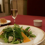 マゼランズ - 有機ベビーリーフとチーズとクルミのサラダ