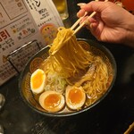王龍ラーメン - 麺リフト✨