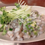 부촌육회 - タコが、、、動いてるー涙。口に入れると吸盤が吸い付いてきて痛い涙。ものは試しで食べたけど、一回でいいや笑