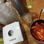 MYEONGDONG KYOJA - キムチは取り放題。あまり好みの味ではなかったけど笑