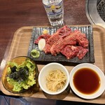 炭火焼肉 久 - 