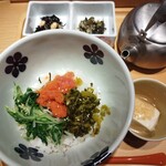 だし茶漬けえん 成田空港店 - 明太子と高菜の出汁茶漬け。朝にぴったりで美味しかった♪