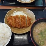 かつや - とん汁定食(ロースカツ)