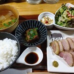 ラムと豪州ジビエバル プラスアルファキッチン - 