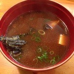 小魚料理 とみ助 - あこぜの赤だし：ゼラチン質が魅力です