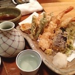 Kisshouiori - 大海老と野菜の天婦羅盛り合わせ 1350円
                        熱燗と♡
                        今日は寒いねー