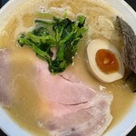 中華蕎麦 春馬 - 家系は、ほうれん草と海苔だよねぇ〜✨✨✨✨