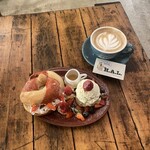 H.A.L. cafe - 