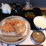 馬酔木 - ランチにヒレかつ追加