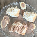 公正屋 - 食べ方アラカルト♬手前のコ・・ショコラパウダー粉末かけたの。右上のコ・・パルスイートかけたの。左上・・そのまま・・ありのままのコ♫