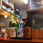 居酒屋如月 - カウンター席より厨房を望む