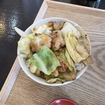 らーめんまるや - 見た目は雑な盛り付けですがホルモンが美味しい