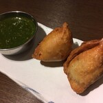 南インド食堂 Coconut&Curry - ほうれん草キーマ入りサモサ