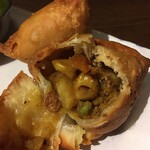南インド食堂 Coconut&Curry - あれ、フツーのサモサだ…