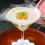 ラトラスフィス - 料理写真:～スペシャリテ～スモーク香るジャガイモとトリュフのヴルーテ