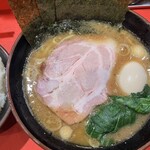 横浜ラーメン斎藤家 日野店 - 味玉ラーメン