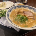 博多麺房 赤のれん - 