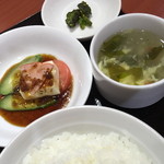 四川食府 - ランチの鶏唐揚げの唐辛子炒め（７５０円）の副菜など。２０１４年１２月