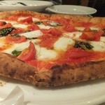 ピッツェリア　イルソーレ　天サン - マルゲリータ(水牛のモッツアレラ)　ランチでサラダとドリンク付き：1290円(’14.11月)