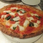 ピッツェリア　イルソーレ　天サン - マルゲリータ(水牛のモッツアレラ)　ランチでサラダとドリンク付き：1290円