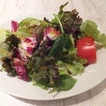 ピッツェリア　イルソーレ　天サン - マルゲリータ(水牛のモッツアレラ)　ランチでサラダとドリンク付き：1290円