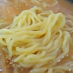 翔龍 - 豚骨醤油らーめんの麺