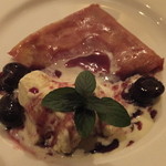 ワインレストラン ドミナス - チェリーのクレープ