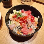 おいしい寿司と活魚料理 魚の飯 - 