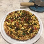 GINGER - スパイシーベジパニールピザ