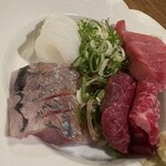 とく山 - 刺身②マグロ　鯨　鯵　すみイカ