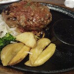 あさくま - こちらはボロネーゼハンバーグです。