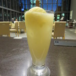 テラスカフェ - カルピスフロート 510円