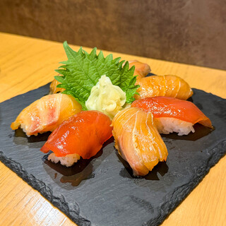 八丈島の郷土料理「島ずし」をぜひ。旬魚の刺身も絶品