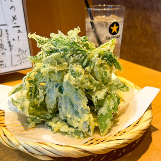 島の魅力を味わう！豊かな恵み”明日葉”のサクサク天ぷら