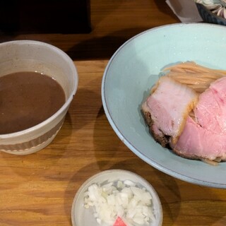 いかれたヌードル フィッシュトンズ_0